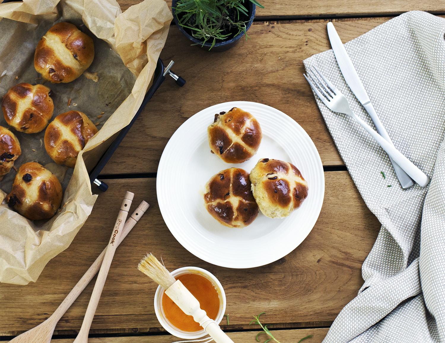 ProCook Easter Hot Cross Buns Recipe