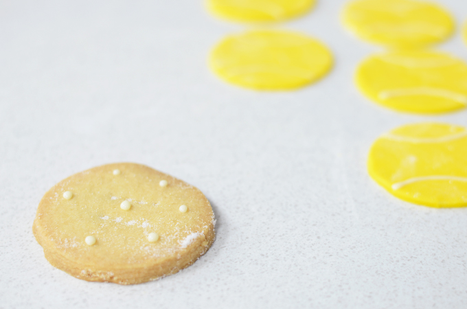 ProCook Wimbledon Tennis Ball Shortbread Glue Dots Recipe Landscape