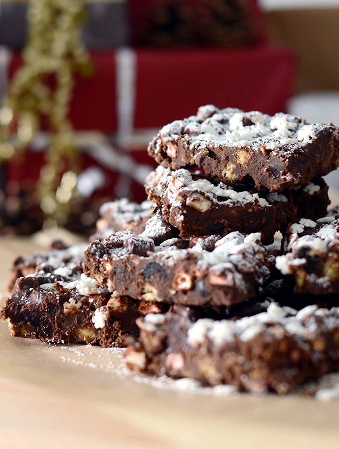 Simple bakes recipe three, Rocky Road stack served on ProCook chopping board