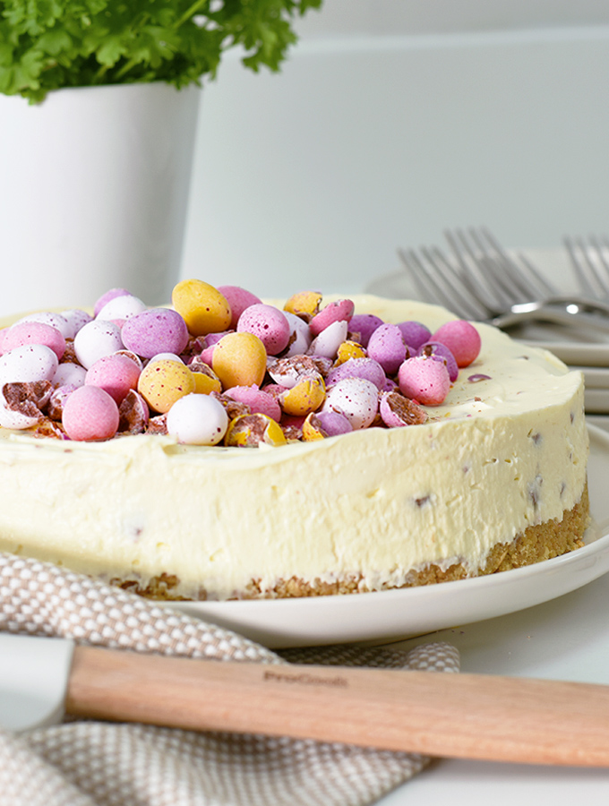 Simple bakes recipe two, Mini Egg Cheesecake served on ProCook Stockholm plate