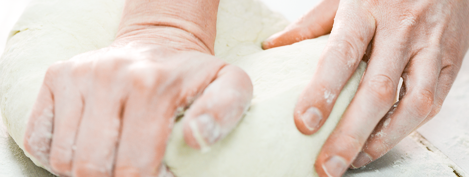 How to bake homemade bread with ProCook