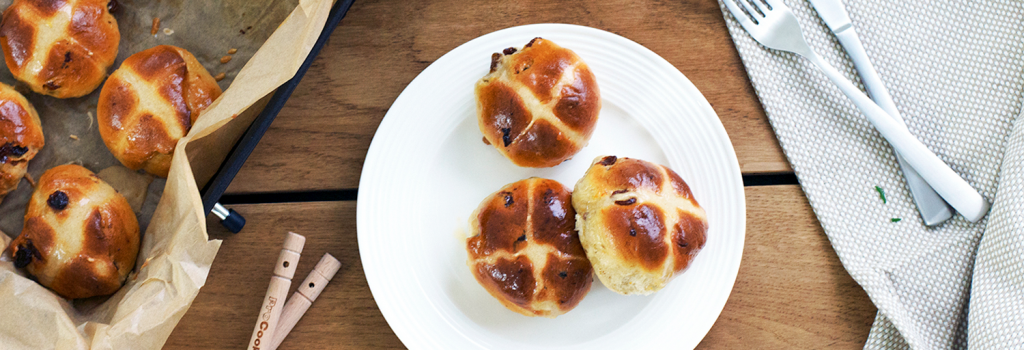 Just because we're celebrating Easter in a lockdown doesn't mean we can't enjoy our favourite classic Easter dishes such as Hot Cross Buns and Roast Lamb.