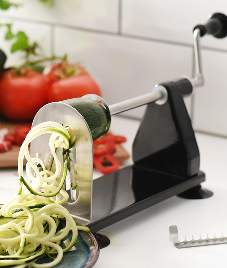 Ideal for making a delicious Spiralized Waldorf Salad, our ProCook spiralizer is great for turning celeriac and green apples into exciting new textures for a dish perfect for summer BBQs
