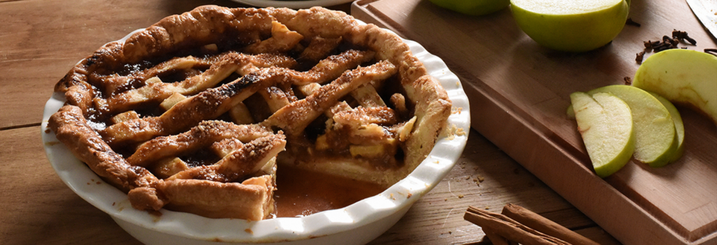 Caramel apple pie baked in the ProCook Porcelain Pie Dish, perfect for autumnal nights in 